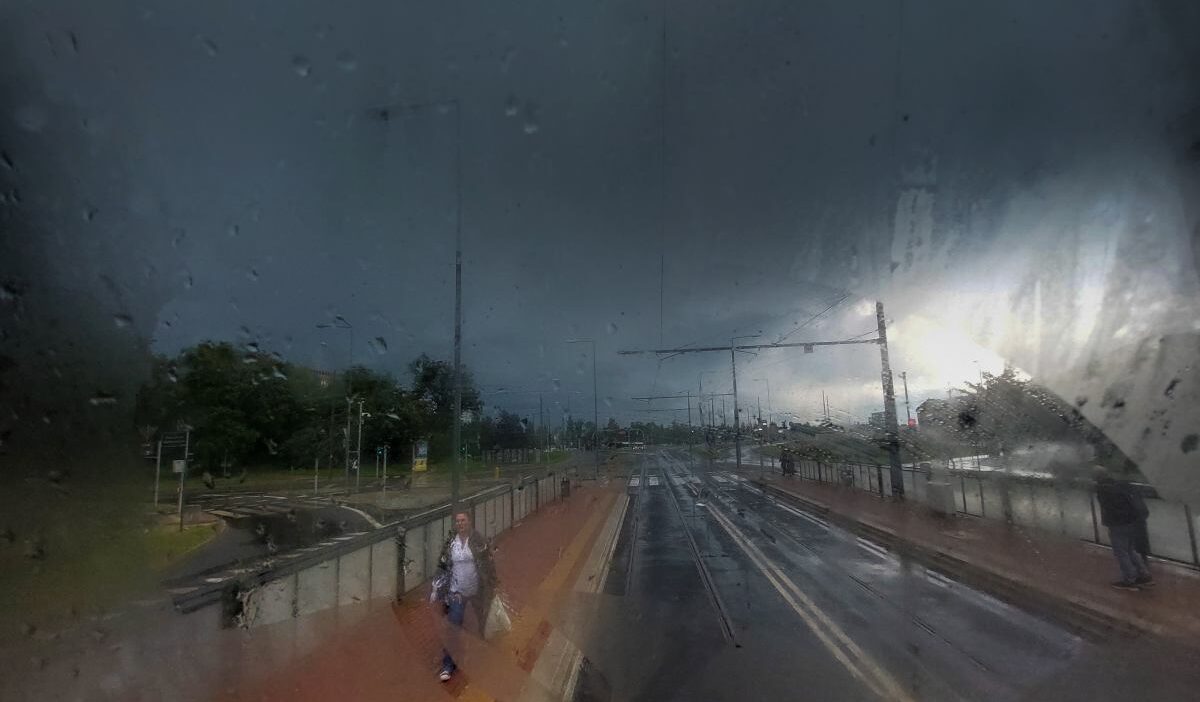 Polonya da meteorolojiden i kinci seviye firtina uyarisi 74614
