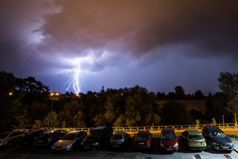 Polonya da meteorolojik uyari hafta sonu firtina ve sicaklik dususu bekleniyor 76603