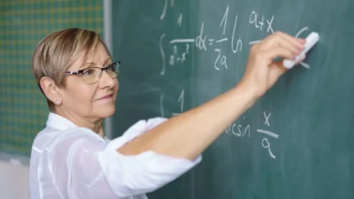 Polonya da ogretmenlerin jubile i kramiyelerinde tarih kritik oneme sahip 77843