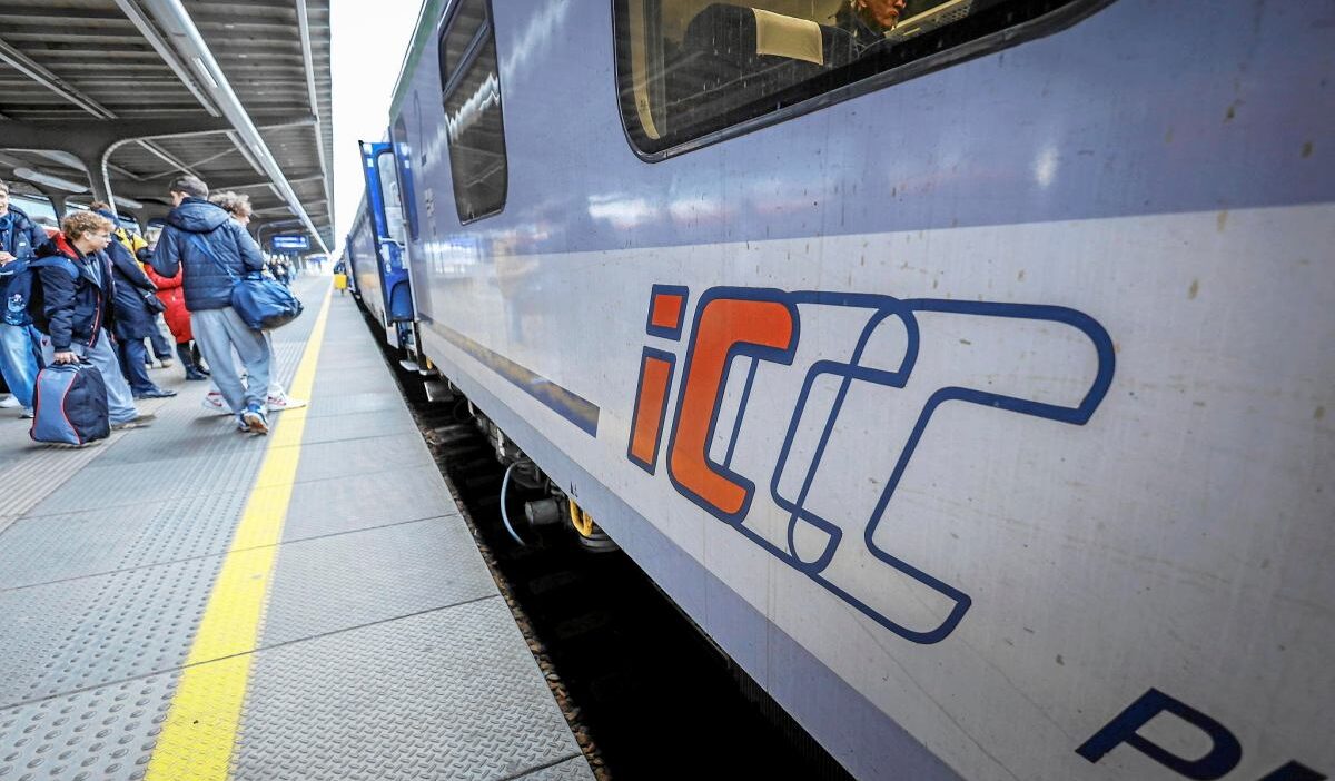 Polonya’da olumsuz hava koşulları tren seferlerini durdurdu: meteorolojik uyarılar devam ediyor 1 Polonya da olumsuz hava kosullari tren seferlerini durdurdu meteorolojik uyarilar devam ediyor 74922