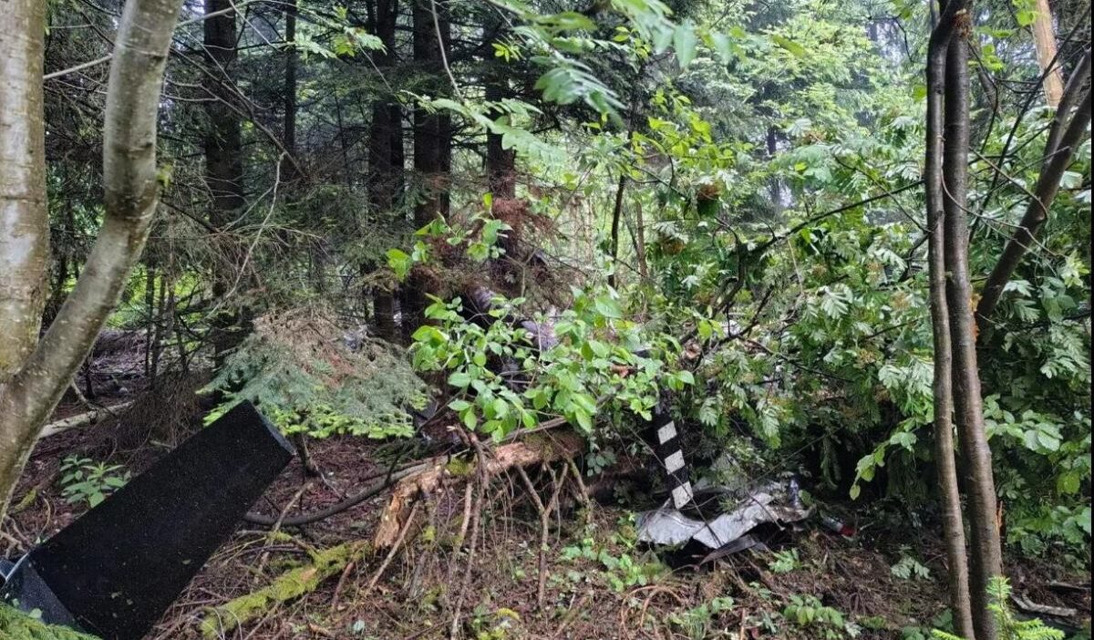 Polonya da robinson r44 tipi helikopter dustu eski voleybolcu b a ej czarnecki hayatini kaybetti 74650