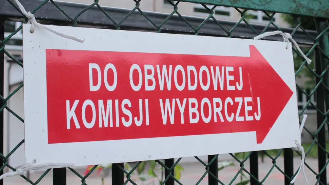 Polonya da secim komisyonu uyelerine usulsuzluk suclamasi 75849