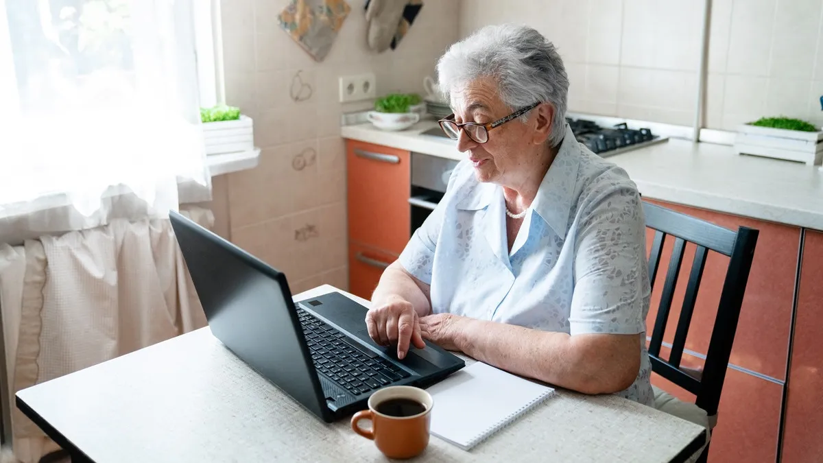 Polonya’da yalnız yaşayan yaşlılar i̇çin yeni bir destek programı: "küçük aile kartı" önerisi 1 Polonya da yalniz yasayan yaslilar i cin yeni bir destek programi kucuk aile karti onerisi 77349