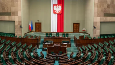 Polonya da yargi reformu kurator hizmetleri ve slapp karsiti yasal duzenlemeler meclis te kabul edildi 75886