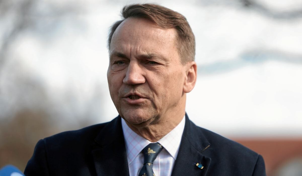 Polonya dışişleri bakanı sikorski'den ukrayna'nın upa kararına eleştiri 1 Polonya disisleri bakani sikorski den ukrayna nin upa kararina elestiri 74329