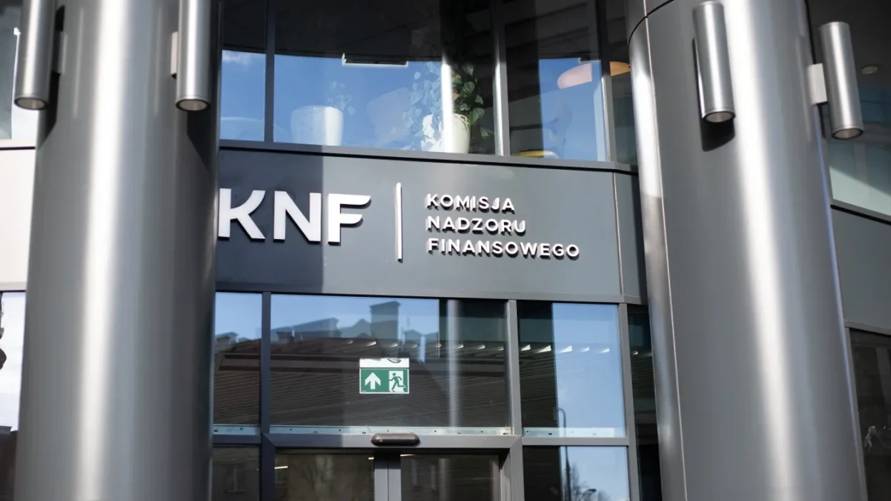 Polonya finansal denetim kurumu mbank a 15 milyon zloty tutarinda ceza kesti 78585