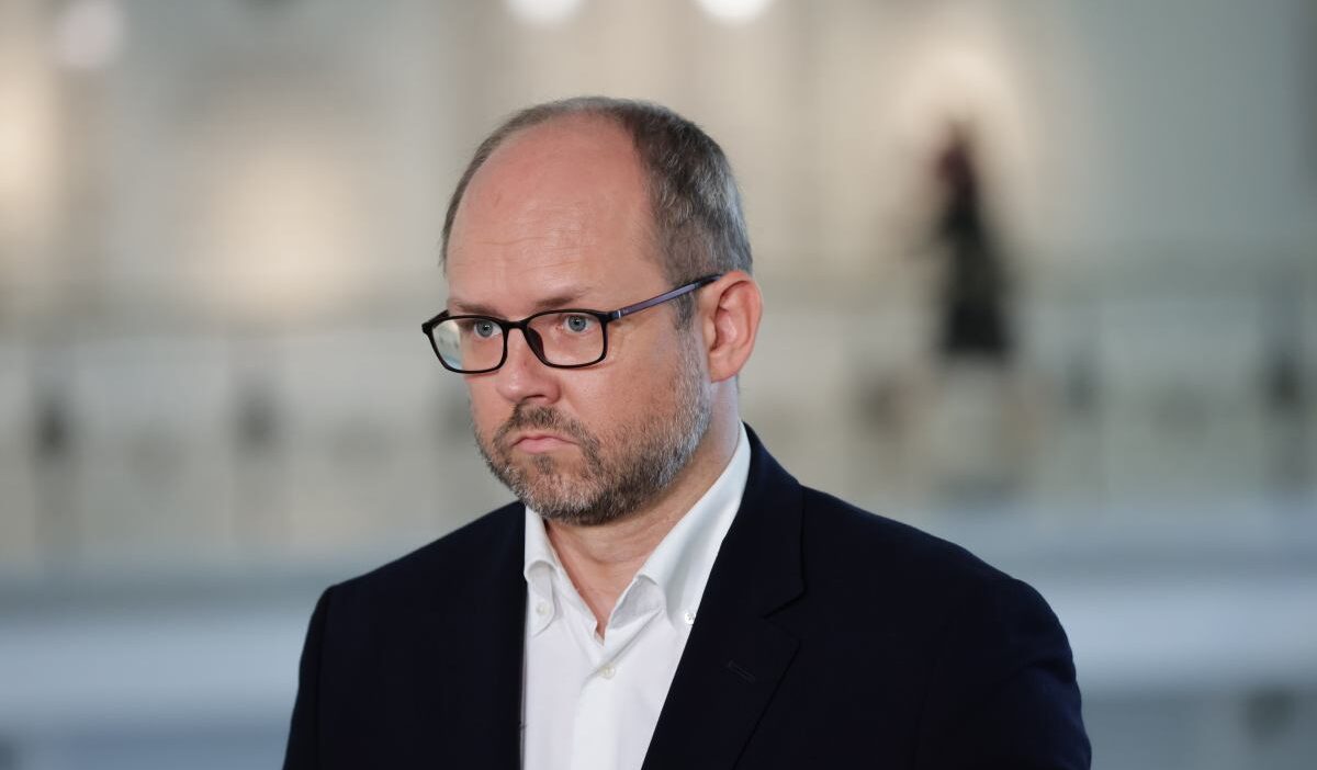 Polonya hükümetinde upa krizi: bakan yardımcısı szeptycki’nin sözleri sert tepki çekti 1 Polonya hukumetinde upa krizi bakan yardimcisi szeptycki nin sozleri sert tepki cekti 74897