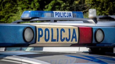 Polonya’nın łódź kentinde üçüncü kat penceresinde tek başına bulunan çocuk kurtarıldı 3 Polonya nin d kentinde ucuncu kat penceresinde tek basina bulunan cocuk kurtarildi 77235