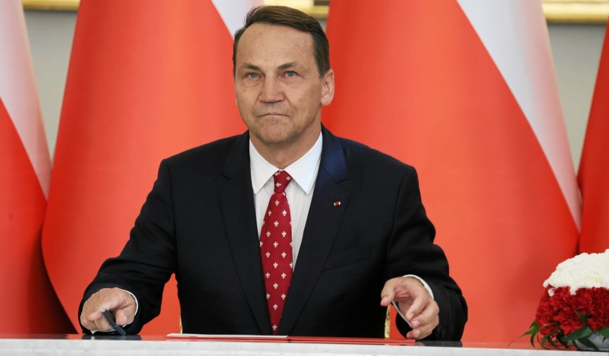 Polonya parlamentosu i̇çişleri bakanı kierwiński hakkındaki gensoru önergesini görüşecek 1 Polonya parlamentosu i cisleri bakani kierwi ski hakkindaki gensoru onergesini gorusecek 75634