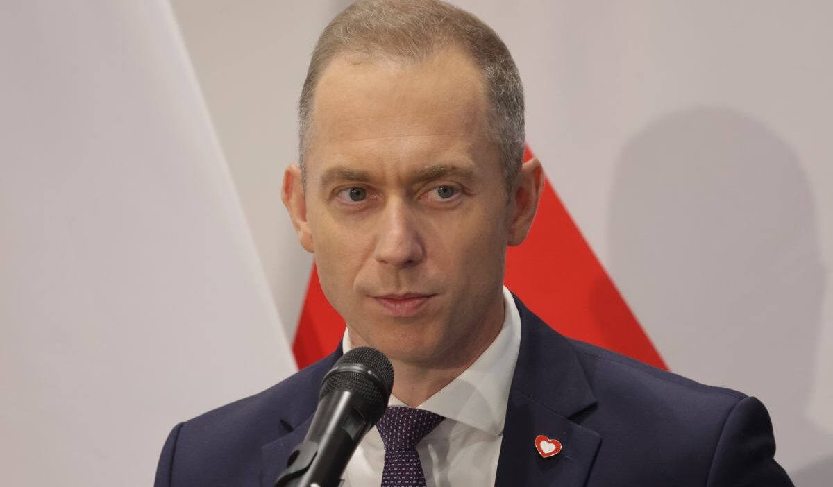 Polonya savunma bakanligi ndan safe programina i liskin elestirilere yanit ve savunma yatirimlari 74159