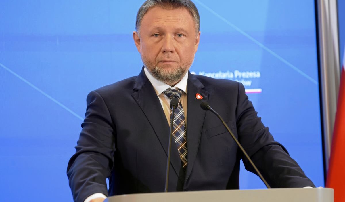 Polonya sejm in uc gunluk gundeminde bakanlik tartismasi ve yeni yasal duzenlemeler 75289