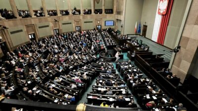 Polonya sejm inde anayasa mahkemesi uyeligi secimi gerceklesti 75936