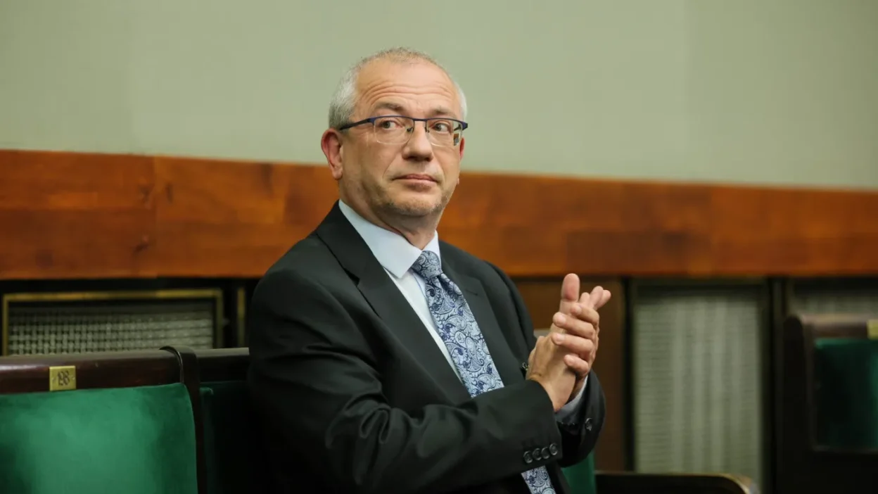 Polonya sejm’inde yeni anayasa mahkemesi yargıcı seçildi 1 Polonya sejm inde yeni anayasa mahkemesi yargici secildi 75971