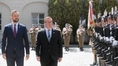 Polonya ve almanya arasinda yeni savunma i s birligi anlasmasi i mzalandi 78145