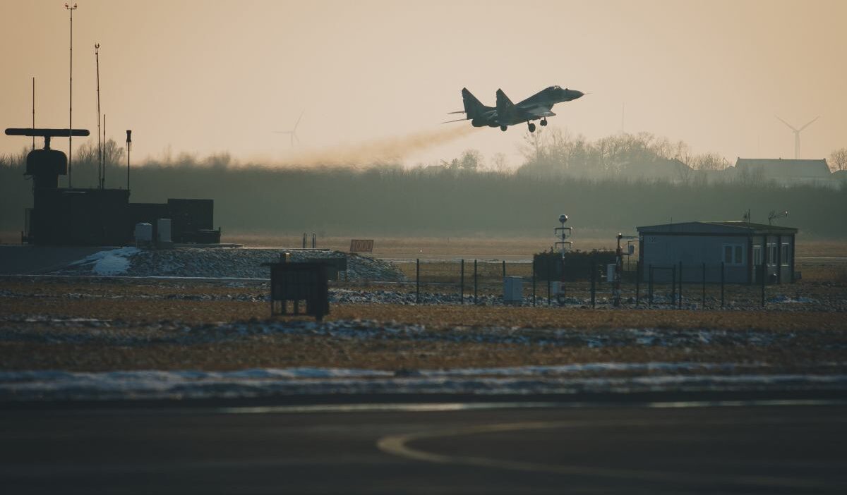 Polonya ve ukrayna arasindaki mig 29 gorusmeleri ve kamuoyu beklentisi 78611