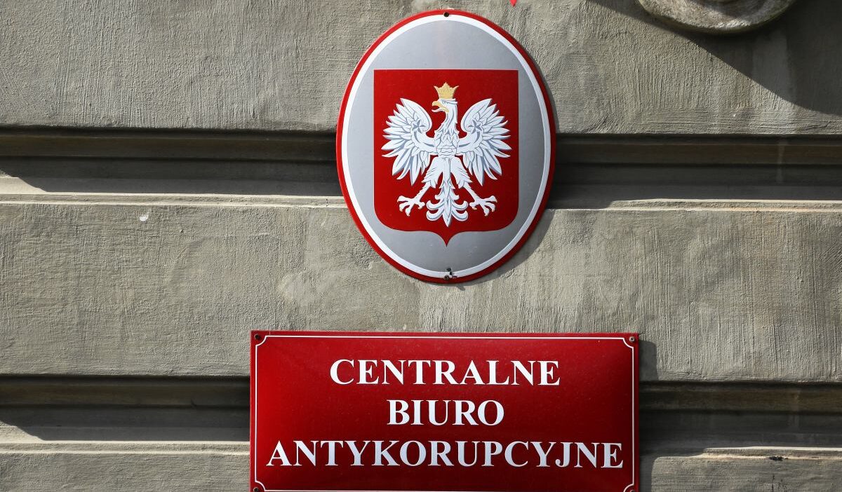 Polonya yolsuzlukla mücadele bürosu (cba) yöneticilerine yasa dışı dinleme suçlaması 1 Polonya yolsuzlukla mucadele burosu cba yoneticilerine yasa disi dinleme suclamasi 76528