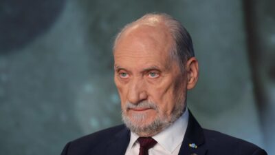 Polonyalı milletvekili antoni macierewicz hakkında i̇stihbarat şeflerine hakaret davası 2 Polonyali milletvekili antoni macierewicz hakkinda i stihbarat seflerine hakaret davasi 75367