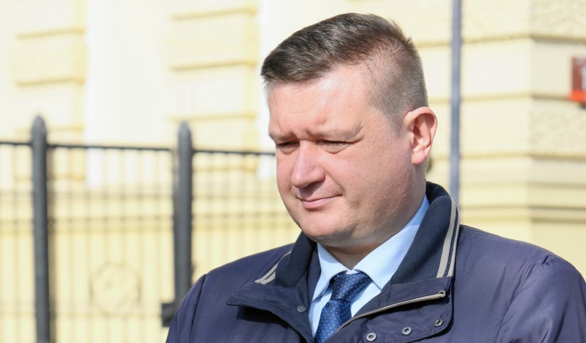 Polonyali milletvekili marcin porzucek hakkinda ucakta yasanan olayin detaylari netlesti 74311