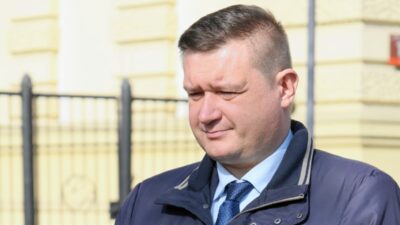 Polonyalı milletvekili marcin porzucek hakkında uçakta yaşanan olayın detayları netleşti 2 Polonyali milletvekili marcin porzucek hakkinda ucakta yasanan olayin detaylari netlesti 74311