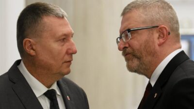 Polonyalı siyasetçiler rusya günü resepsiyonuna katıldı 3 Polonyali siyasetciler rusya gunu resepsiyonuna katildi 76639