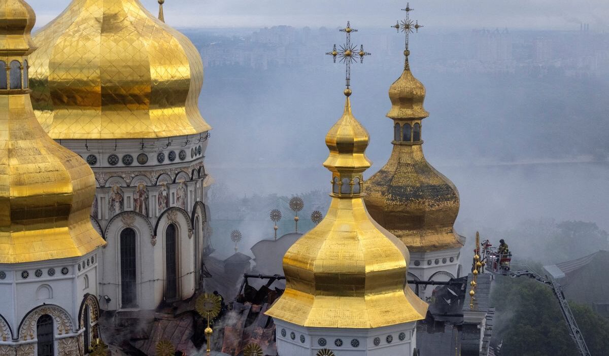 Rusya’dan kijów ve charków’a hava saldırısı: unesco mirası ławra peczerska zarar gördü 1 Rusya dan kij w ve chark w a hava saldirisi unesco mirasi awra peczerska zarar gordu 77334