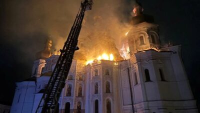 Rusya nin ukrayna ya yonelik hava saldirilarinda tarihi peczerska awra zarar gordu 77012