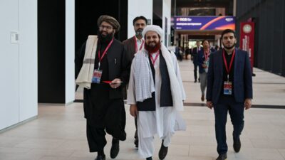 Taliban yonetimi kamu gorevlileri icin cep telefonu yasagi baslatti 78473