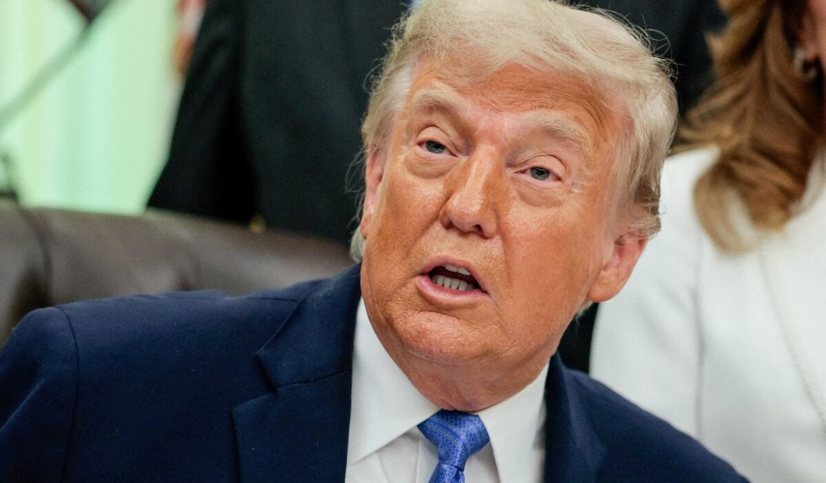 Trump i ran a yonelik planlanan saldirilari i ptal ettigini acikladi 76150