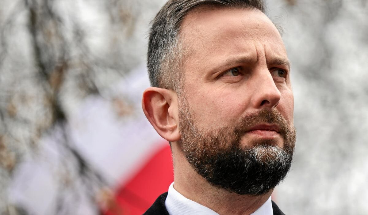 Ukrayna ordusundaki "upa kahramanları" i̇simlendirmesi polonya ile diplomatik krize yol açtı 1 Ukrayna ordusundaki upa kahramanlari i simlendirmesi polonya ile diplomatik krize yol acti 74341