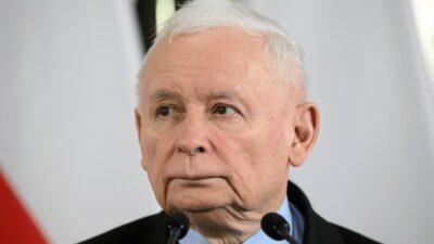 Varşova bölge mahkemesi, jarosław kaczyński hakkındaki i̇ftira davasının yeniden görülmesine karar verdi 4 Varsova bolge mahkemesi jaros aw kaczy ski hakkindaki i ftira davasinin yeniden gorulmesine karar verdi 74492