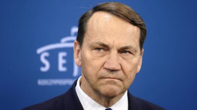 Varsova bolge savciligi rados aw sikorski ile antoni macierewicz arasindaki tartismaya i liskin kararini acikladi 77692