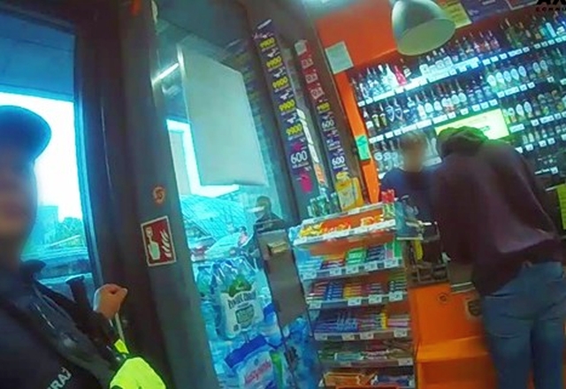 Varşova’da alkol komasından uyandırılan şahsa içki satışı yapan işletmeye soruşturma 1 Varsova da alkol komasindan uyandirilan sahsa icki satisi yapan isletmeye sorusturma 77698