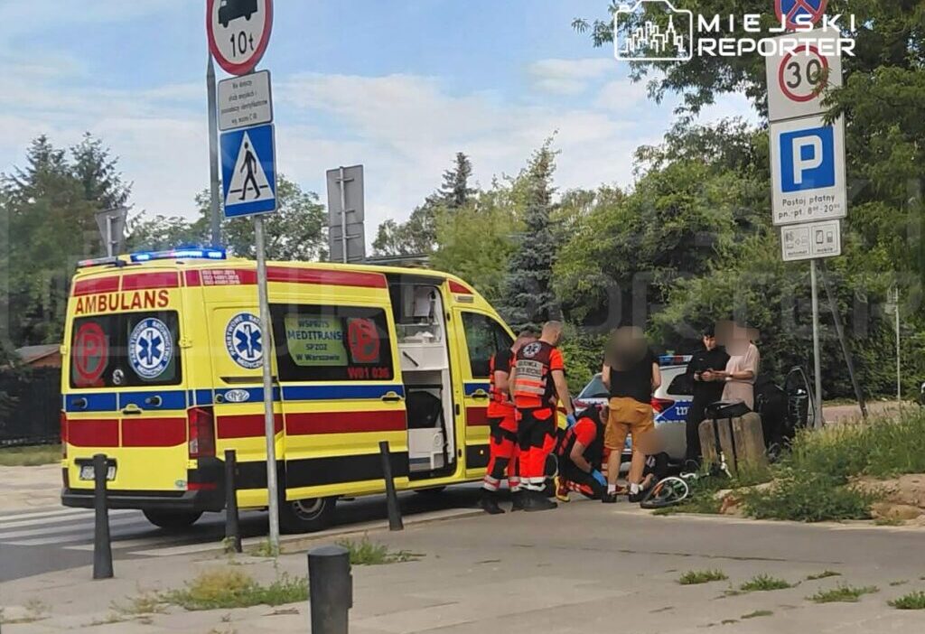 Varşova'da bisikletli çocuk otomobil çarpması sonucu hastaneye kaldırıldı 1 Varsova da bisikletli cocuk otomobil carpmasi sonucu hastaneye kaldirildi 78579