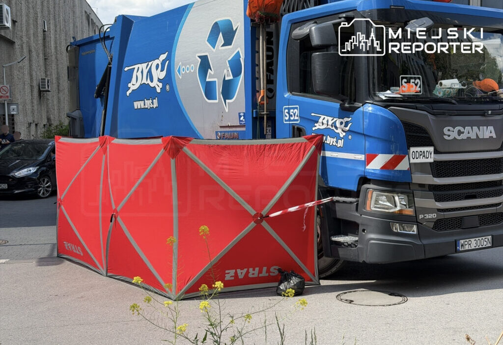 Varşova’da çöp kamyonu 80 yaşındaki yayaya çarptı 1 Varsova da cop kamyonu 80 yasindaki yayaya carpti 74757