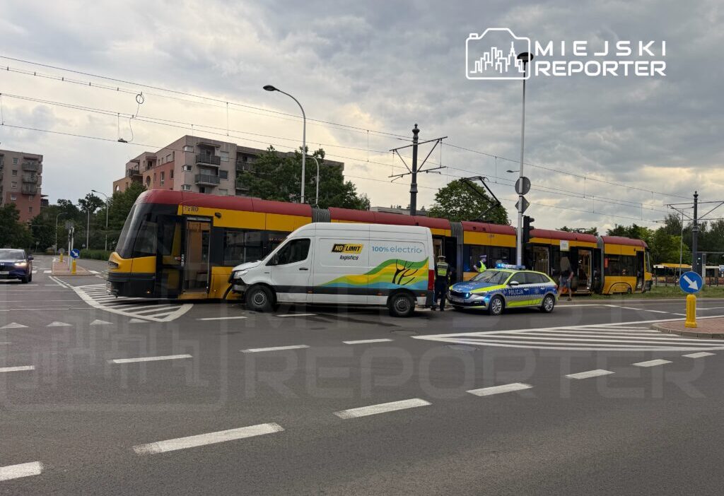 Varşova’da trafik kazası: elektrikli otobüs tramvayla çarpıştı 1 Varsova da trafik kazasi elektrikli otobus tramvayla carpisti 75502