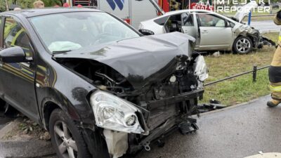 Varsova da trafik kazasi i ki otomobil carpisti bir yarali hastaneye kaldirildi 74546