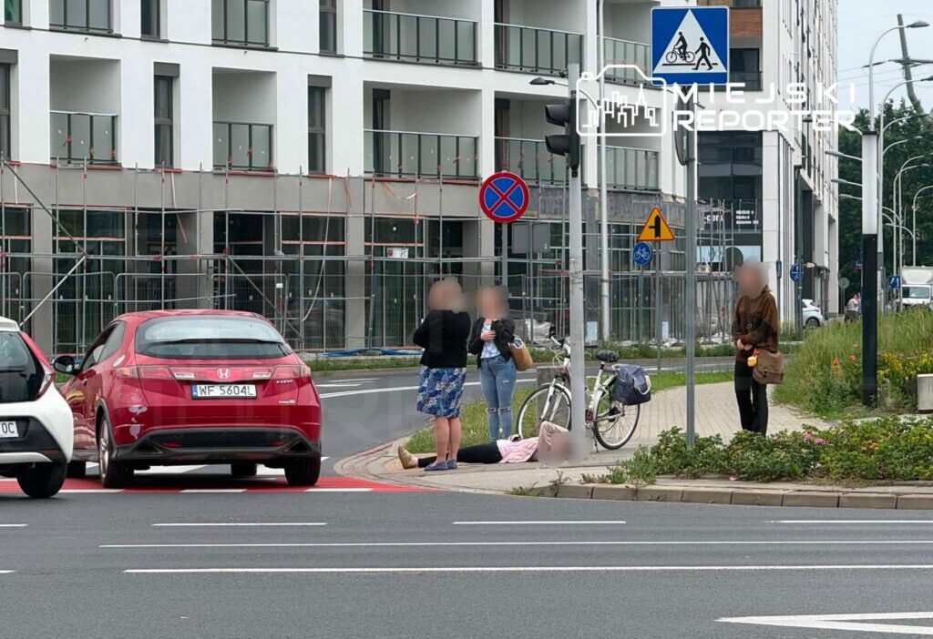 Varşova’da trafik kazası: otomobil ve bisikletli çarpıştı 1 Varsova da trafik kazasi otomobil ve bisikletli carpisti 75696