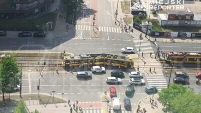 Varşova’da tramvay raydan çıktı: ulaşımda aksamalar yaşanıyor 2 Varsova da tramvay raydan cikti ulasimda aksamalar yasaniyor 75429