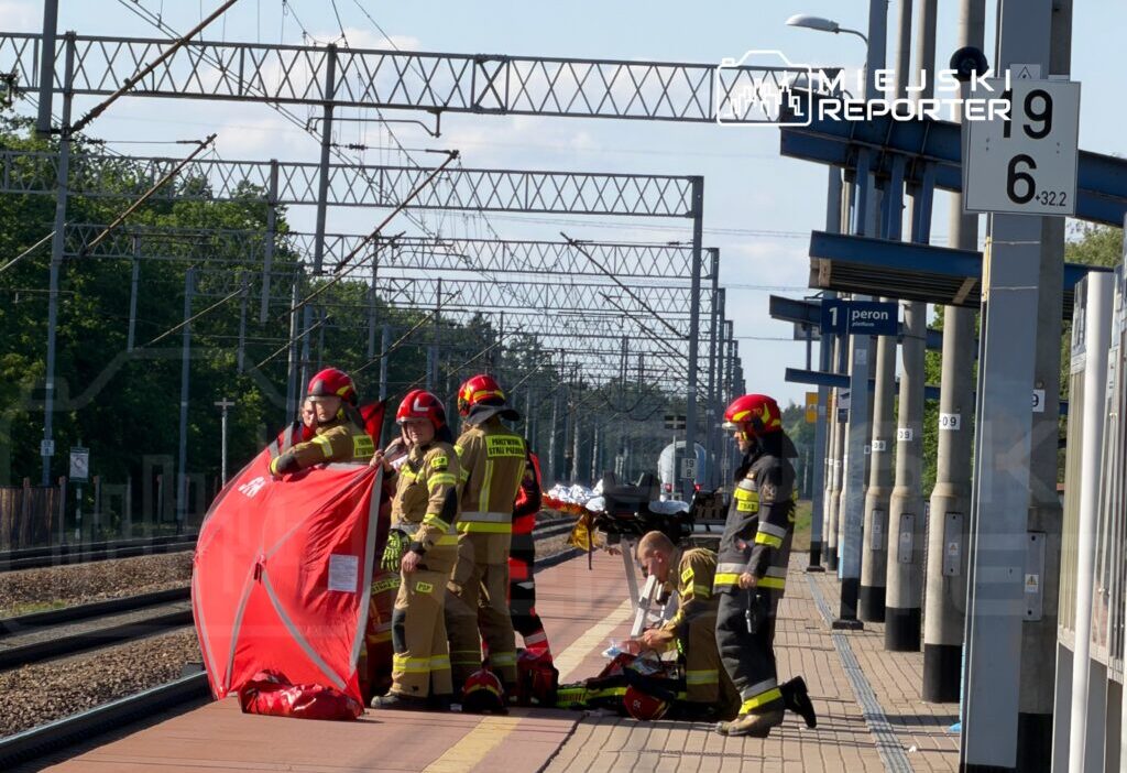 Varşova’da tren istasyonunda ciddi kaza: bir kişi ağır yaralandı 1 Varsova da tren istasyonunda ciddi kaza bir kisi agir yaralandi 74456