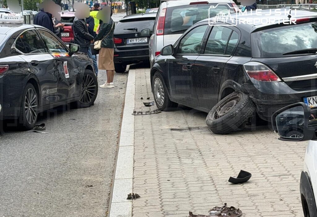Varşova’da zincirleme kaza: bmw sürücüsü altı araca çarptı 1 Varsova da zincirleme kaza bmw surucusu alti araca carpti 76833