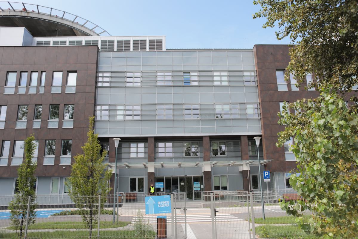 Varsova guney hastanesi doktor dawid kacprzyk ile olan sozlesmelerini feshetti 78053