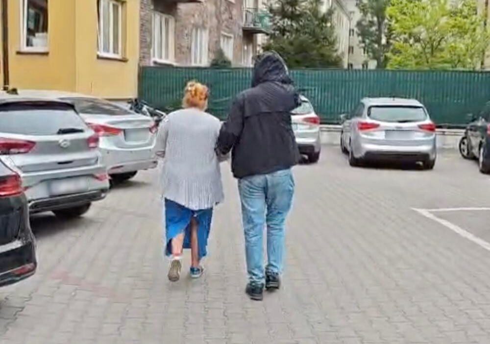 Varşova polisinden "doktor" kılıklı dolandırıcıya wrocław operasyonu 1 Varsova polisinden doktor kilikli dolandiriciya wroc aw operasyonu 75133