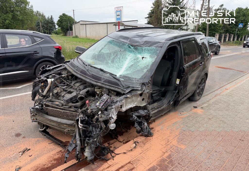 Varsova yakinlarinda trafik kazasi otomobil surucusu hastaneye kaldirildi 74699
