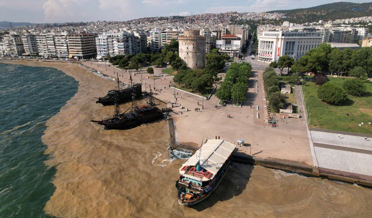 Yunanistan in konitsa kentinde bir konteynerde cikan yanginda dort kisi hayatini kaybetti 77144